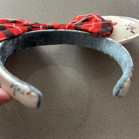 Disney Winter Snow Lodge sledding Mickey Ears. - Picture 5 of 10